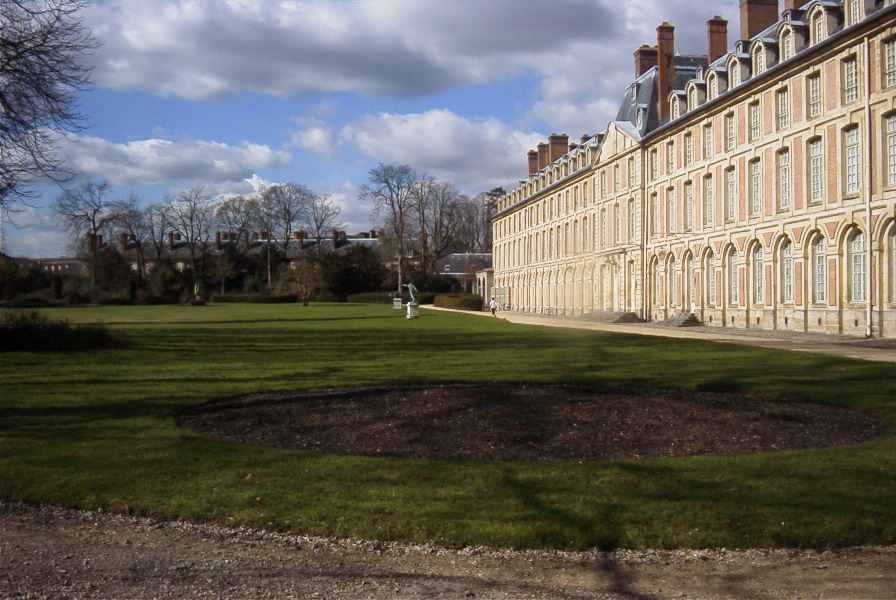 The alley of Louis XV