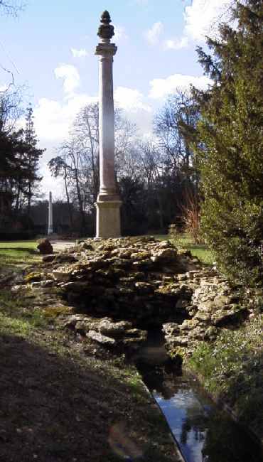 another view of the fountain with obelisk in the background