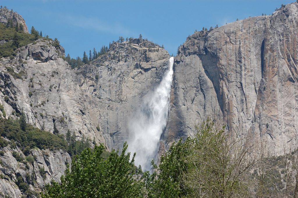 2008_06_03_ca_yosemite_yosemite_falls_from_road_6_3_2008_12_31_06_pm.jpg (large)
